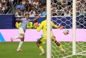 世界杯首秀为乌拉圭破门，M·阿劳霍是02年弗兰之后首人