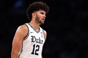 灰熊主帅：卡梅隆·布泽尔在场上做一切事情 他能带领球队赢球
