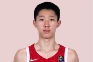 三分12中6！媒体人：张宇辰的未来值得关注 尽快留洋是最好的选择