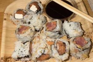 意义明确巴西淘汰日本后，帕奎塔社媒晒照爽吃寿司