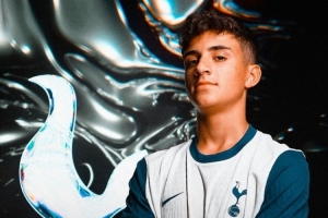记者：拒绝热刺职业合同，18岁中卫伊利亚·厄普森选择加盟阿森纳