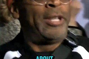 斯派克·李和记者争论史上最佳球员归属，表示乔丹才是赢家高清视频直播_斯派克·李和记者争论史上最佳球员归属，表示乔丹才是赢家在线观看_免费斯派克·李和记者争论史上最佳球员归属，表示乔丹才是赢家直播信号